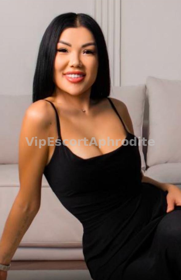 NIKA — elite escort in Paris